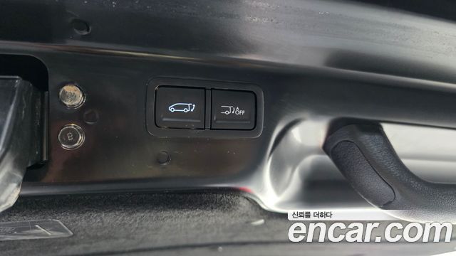 Hyundai Staria HEV 1.6T Cargo 5-Seater — photo 1 of 34
