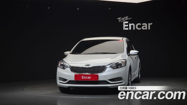 Kia K3 Deluxe — photo 1 of 20