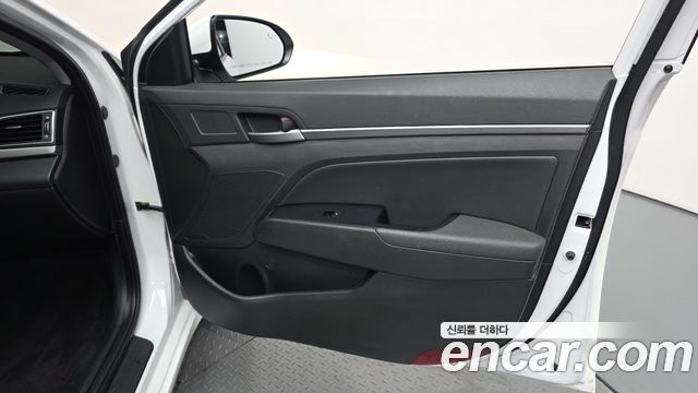 Hyundai AVANTE 1.6 GDI Value Plus — photo 1 of 30