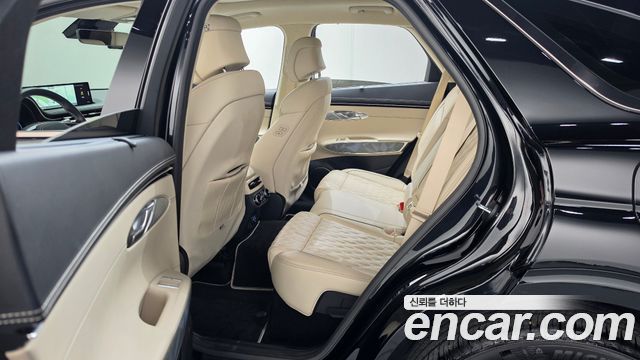 Genesis GV70 2.5T Gasoline AWD — photo 1 of 37