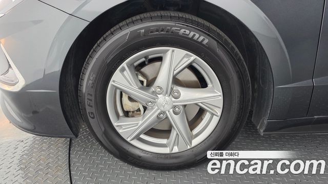 Hyundai Sonata 2.0 LPG(rental car) — photo 1 of 37