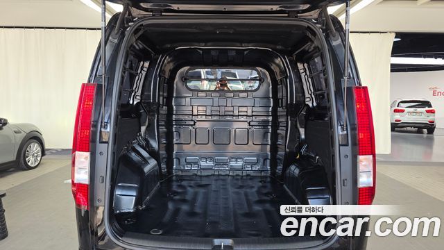 Hyundai Staria Cargo 5-Seater — photo 1 of 30