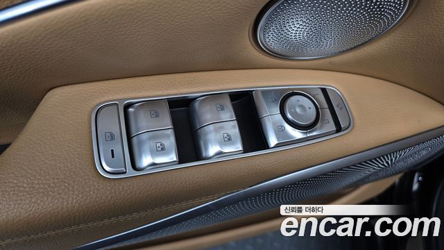 Kia K9 3.8 GDI AWD — photo 1 of 32