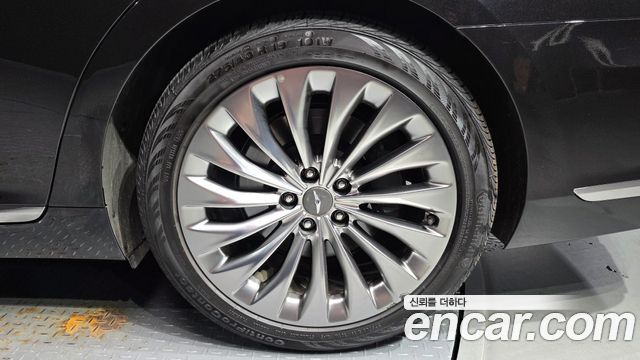 Genesis EQ900 5.0 GDI AWD — photo 1 of 31