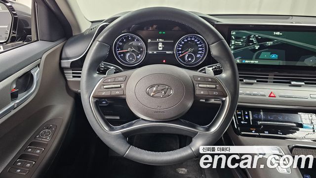 Hyundai Grandeur 2.5 — photo 1 of 30