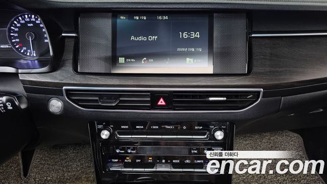 Kia K7 3.0 LPI Trendy(Rented Car) — photo 1 of 31