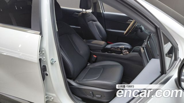 Kia Sportage Gasoline 1.6 Turbo 2WD — photo 1 of 30
