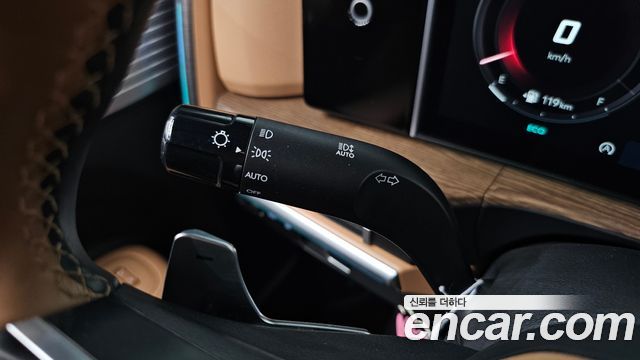 Hyundai Santafe Gasoline 2.5T 4WD — photo 1 of 38