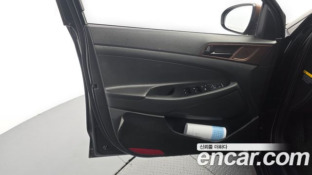 Hyundai Tucson Diesel 1.7 2WD — photo 1 of 31