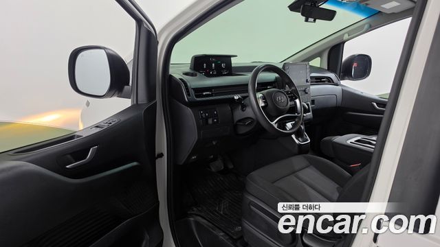 Hyundai Staria Cargo 3-Seater — photo 1 of 32