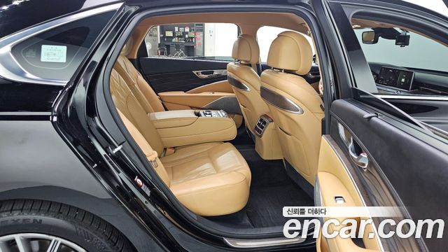 Kia K9 3.8 GDI AWD — photo 1 of 20