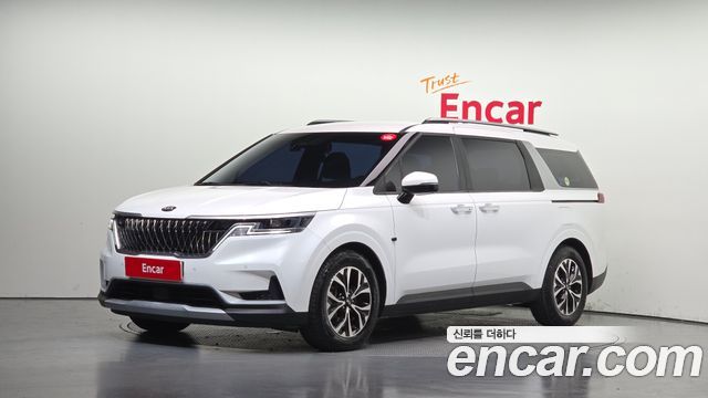Kia Canival Diesel 9-Seater Prestige — photo 1 of 33