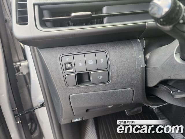 Hyundai Staria HEV 1.6 Cargo 3-Seater — photo 1 of 20