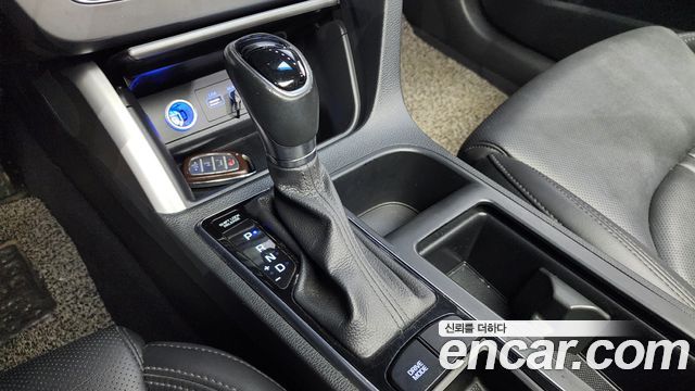 Hyundai Sonata 2.0 HEV — photo 1 of 20