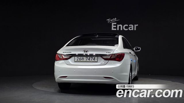 Hyundai Sonata LPI Premier — photo 1 of 20
