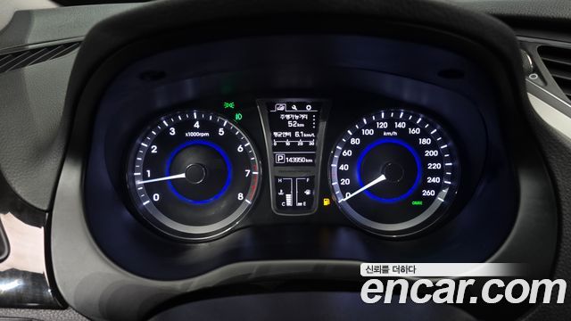 Hyundai Grandeur HG240 Modern Collection — photo 1 of 20