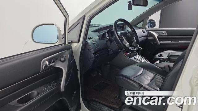 KG_Mobility_Ssangyong KORANDO 4WD Outdoor Edition 9-seater — photo 1 of 20