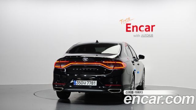 Hyundai Grandeur 3.0 Premium — photo 1 of 20