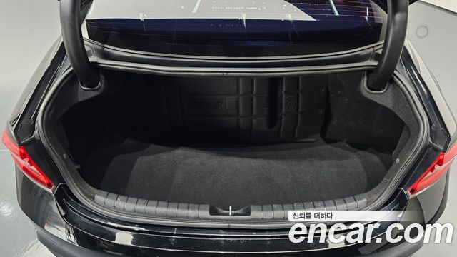 Hyundai Grandeur 3.0 LPi Modern Basic (Rental Car) — photo 1 of 20