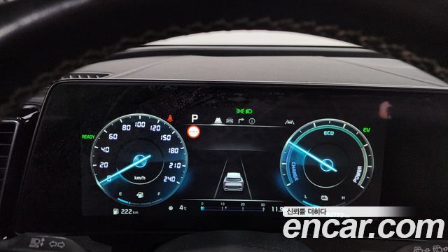Kia Sportage Signature 2WD — photo 1 of 20