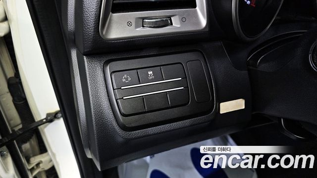 KG_Mobility_Ssangyong TIBOLI Diesel LX 2WD — photo 1 of 20