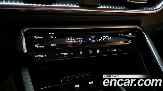 Kia K5 1.6 Turbo — photo 1 of 20