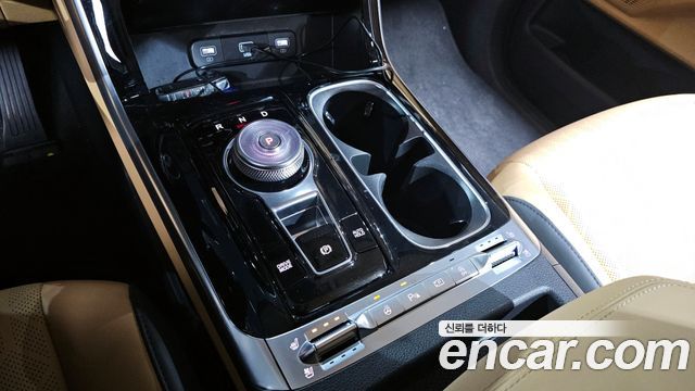 Kia Canival Diesel 9-Seater Noblesse — photo 1 of 20