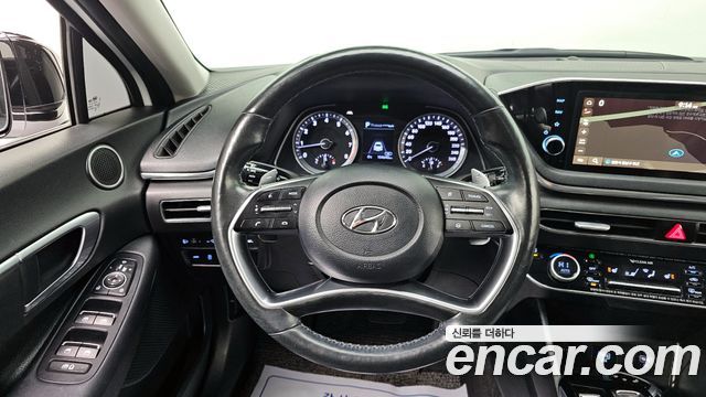 Hyundai Sonata 2.0 LPG(rental car) — photo 1 of 20