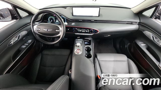Genesis GV70 2.5T Gasoline AWD — photo 1 of 20