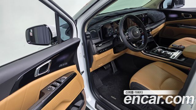 Kia Canival 7-Seater Signature — photo 1 of 20