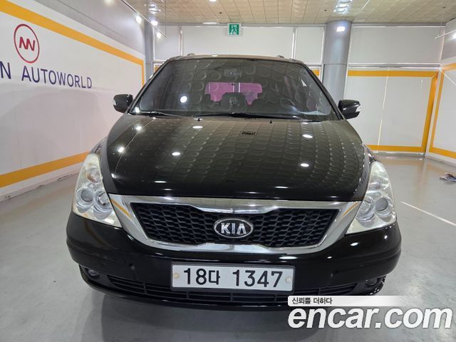 Kia Canival New Carnival Limousine GLX — photo 1 of 20