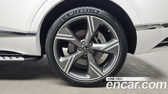 Genesis GV80 2.5T Gasoline AWD — photo 1 of 20