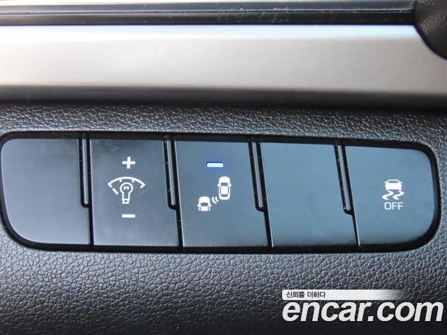 Hyundai AVANTE 1.6 GDI Value Plus — photo 1 of 20
