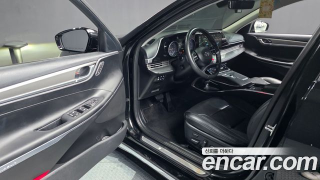 Hyundai Grandeur 2.5 — photo 1 of 20