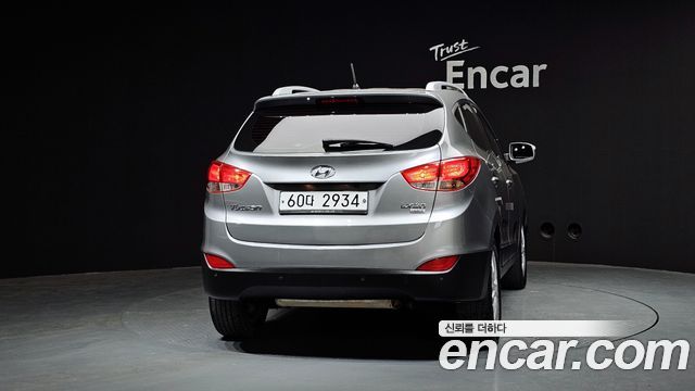 Hyundai Tucson Diesel 2WD LX20 — photo 1 of 20