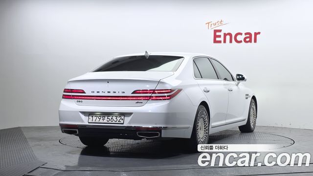 Genesis G90 3.3 T AWD — photo 1 of 20