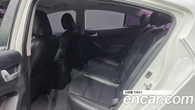 Kia K3 Diesel Trendy — photo 1 of 20