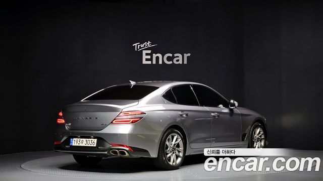 Genesis G70 Gasoline 2.0T 4WD — photo 1 of 20