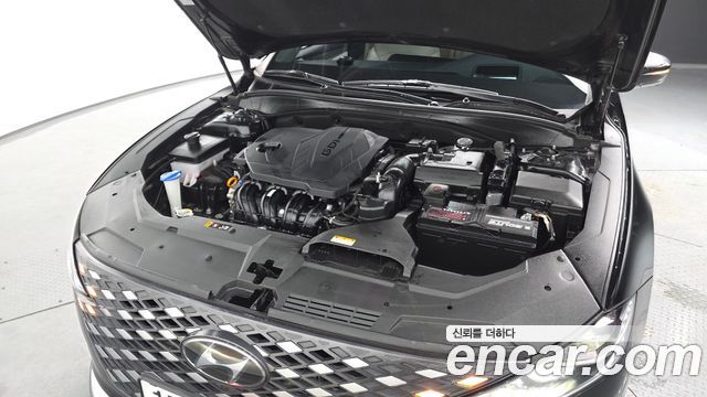 Hyundai Grandeur 2.5 — photo 1 of 20