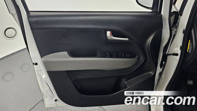 Kia RAY Prestige — photo 1 of 29