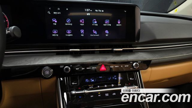 Kia Canival Diesel 7-Seater Signature — photo 1 of 30