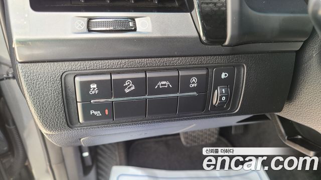 KG_Mobility_Ssangyong Rexton Diesel 2.2 4WD — photo 1 of 20