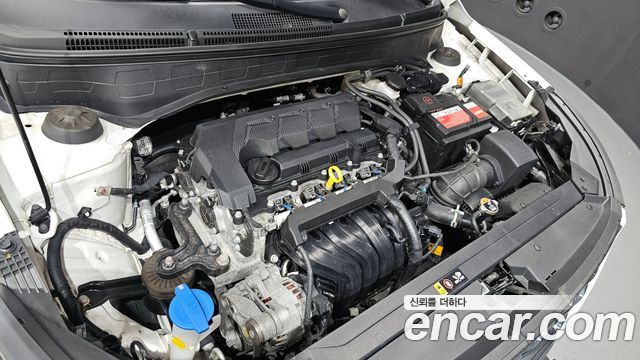 Hyundai Venue 1.6 Modern Plus — photo 1 of 32