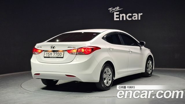 Hyundai AVANTE M16 GDI Deluxe — photo 1 of 26