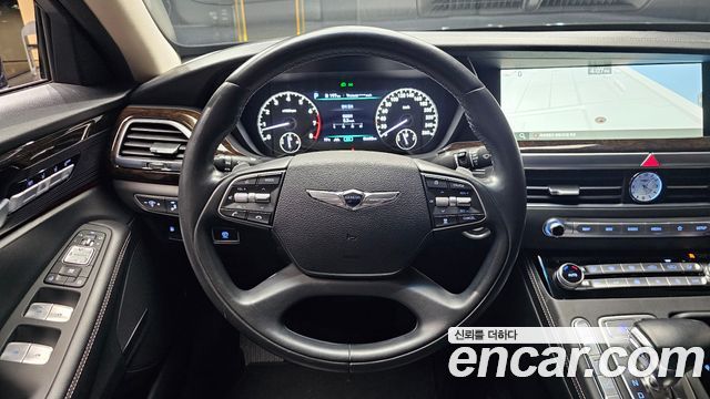 Genesis G90 3.8 — photo 1 of 31