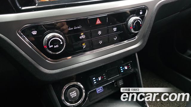KG_Mobility_Ssangyong KORANDO Gasoline 1.5 2WD C5 — photo 1 of 32