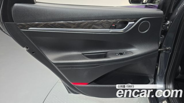 Hyundai Grandeur 2.4 Modern — photo 1 of 32