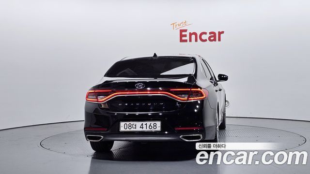 Hyundai Grandeur 3.0 Exclusive — photo 1 of 20