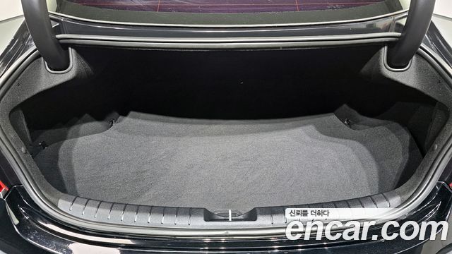 2019 Hyundai Grandeur 3.0 Exclusive, photograph 2