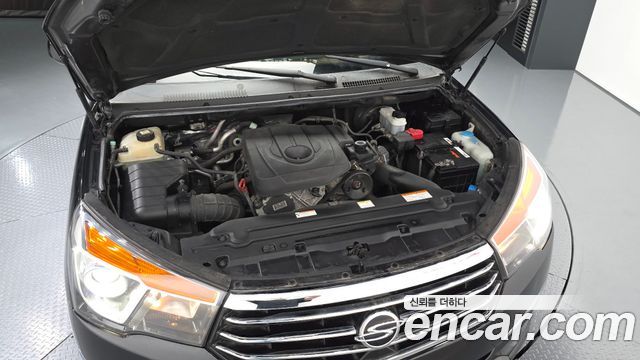 KG_Mobility_Ssangyong KORANDO 4WD Outdoor Edition 9-seater — photo 1 of 32
